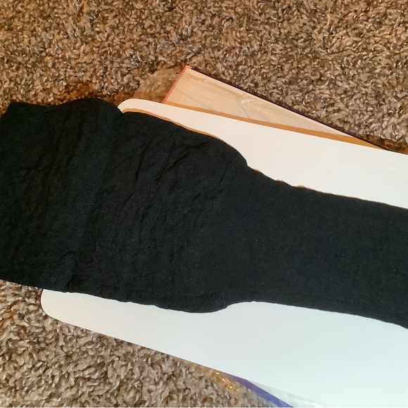 Hanes too day sheer control top pantyhose, color black, size: EF - Picture 9 of 12